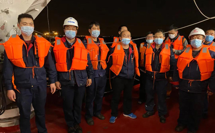 江都经济开发区动态-金陵船厂承载9900吨货物试航成功