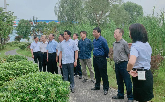 江都经济开发区组织退居二线党员干部考察参观行动